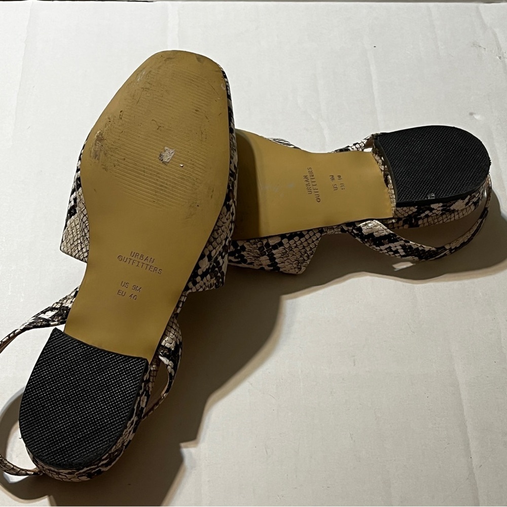 Urban Outfitters Dana Snake Slingback Mule - Picture 6 of 6